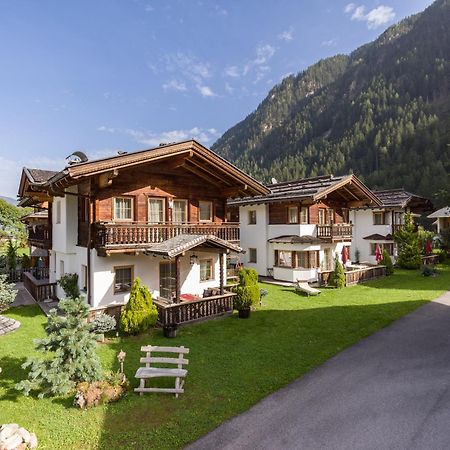 S'Doerfl Chalets Майрхофен Экстерьер фото
